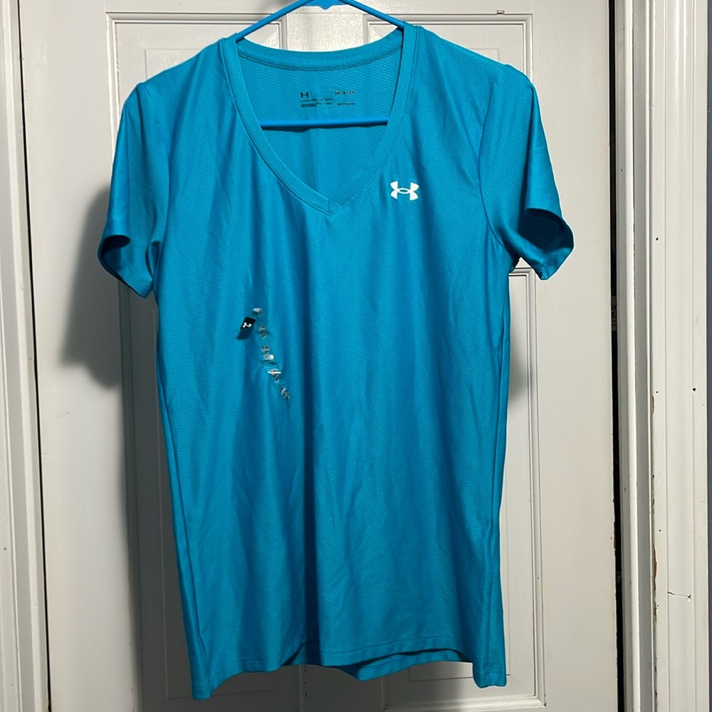 NWT UNDER ARMOUR WOMENS HEAT GEAR TEE